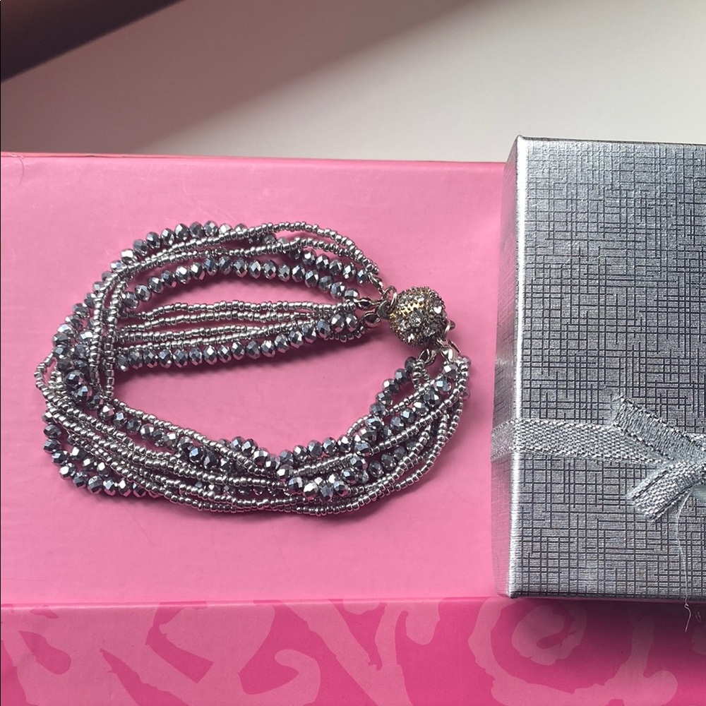 Chic. Silver/Gray. Sparkly. Multi-Strand Bracelet. Gorgeous. Like NEW.